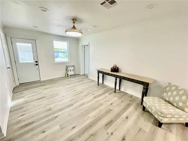 $2,550 | 9305 River Lane, River Ridge, LA 70123