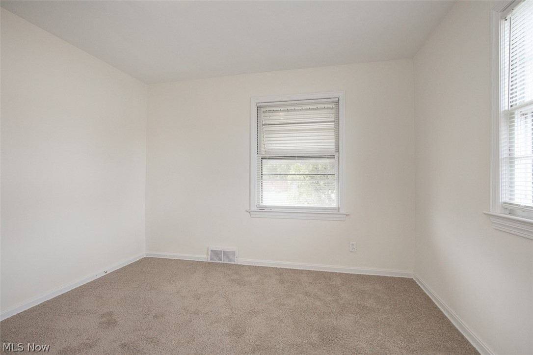 1547 Clermont Road Cleveland, OH 44110 - Photo 9 of 18 Gallery Image 9