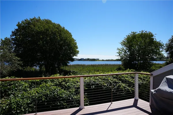 $3,000 | 39 Lake Road, Narragansett, RI 02882