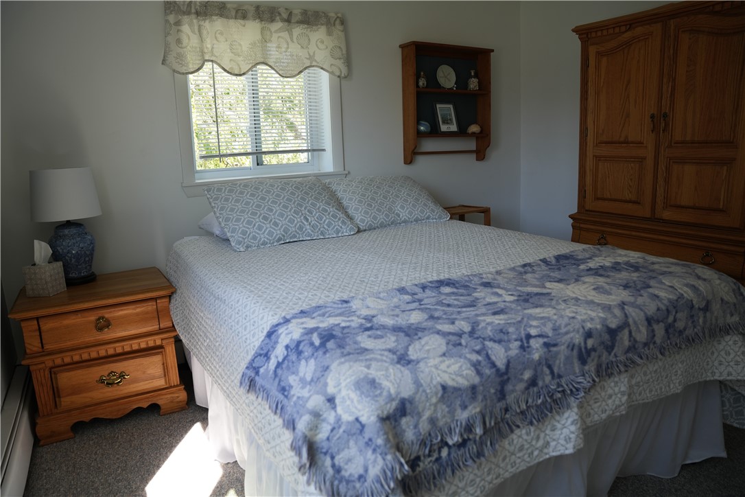 39 Lake Road Narragansett, RI 02882 - Photo 14 of 37