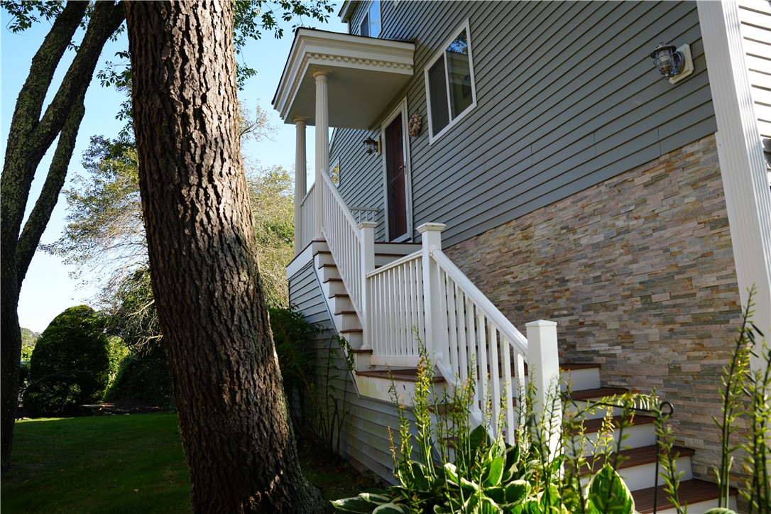 39 Lake Road Narragansett, RI 02882 - Photo 16 of 37