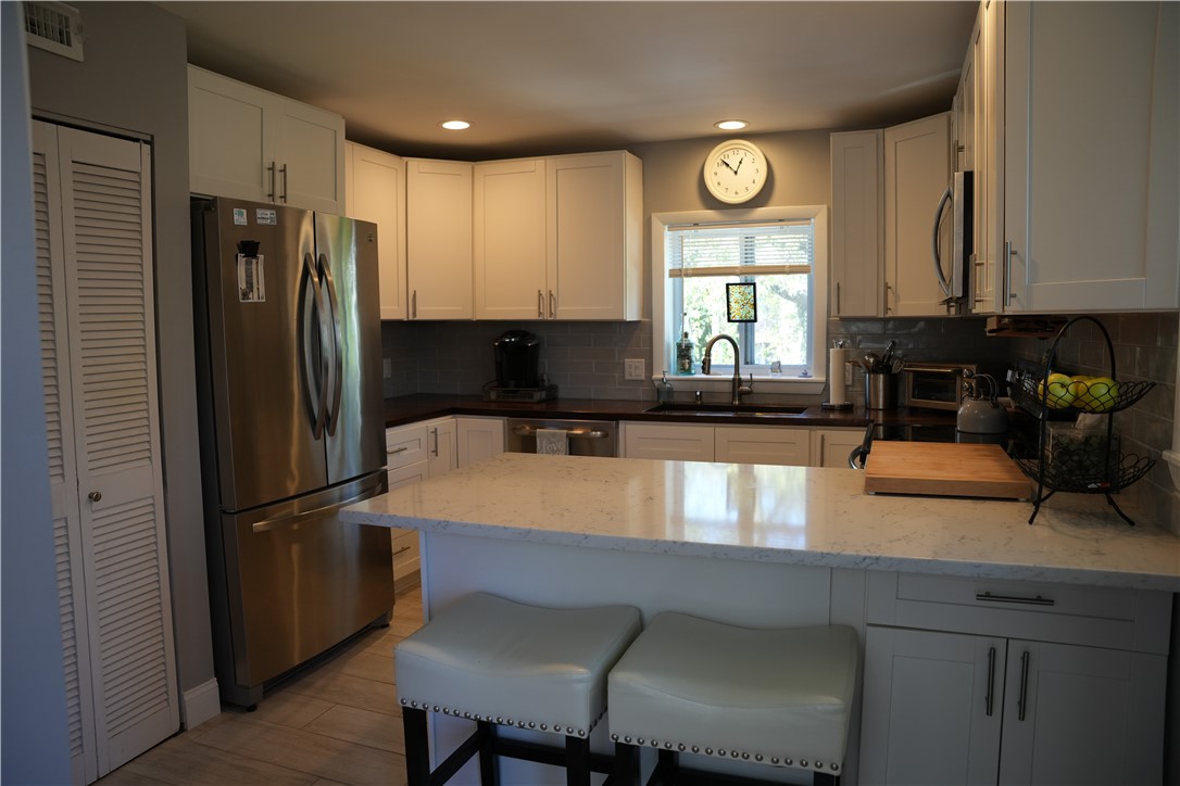 39 Lake Road Narragansett, RI 02882 - Photo 19 of 37