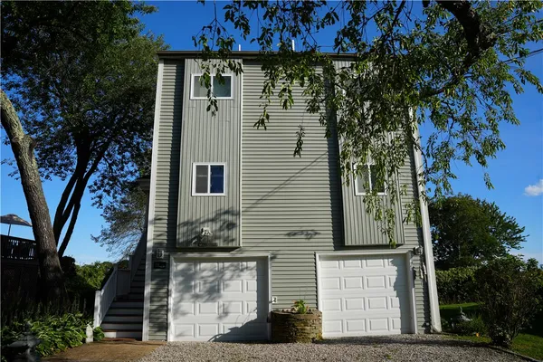 $3,000 | 39 Lake Road, Narragansett, RI 02882