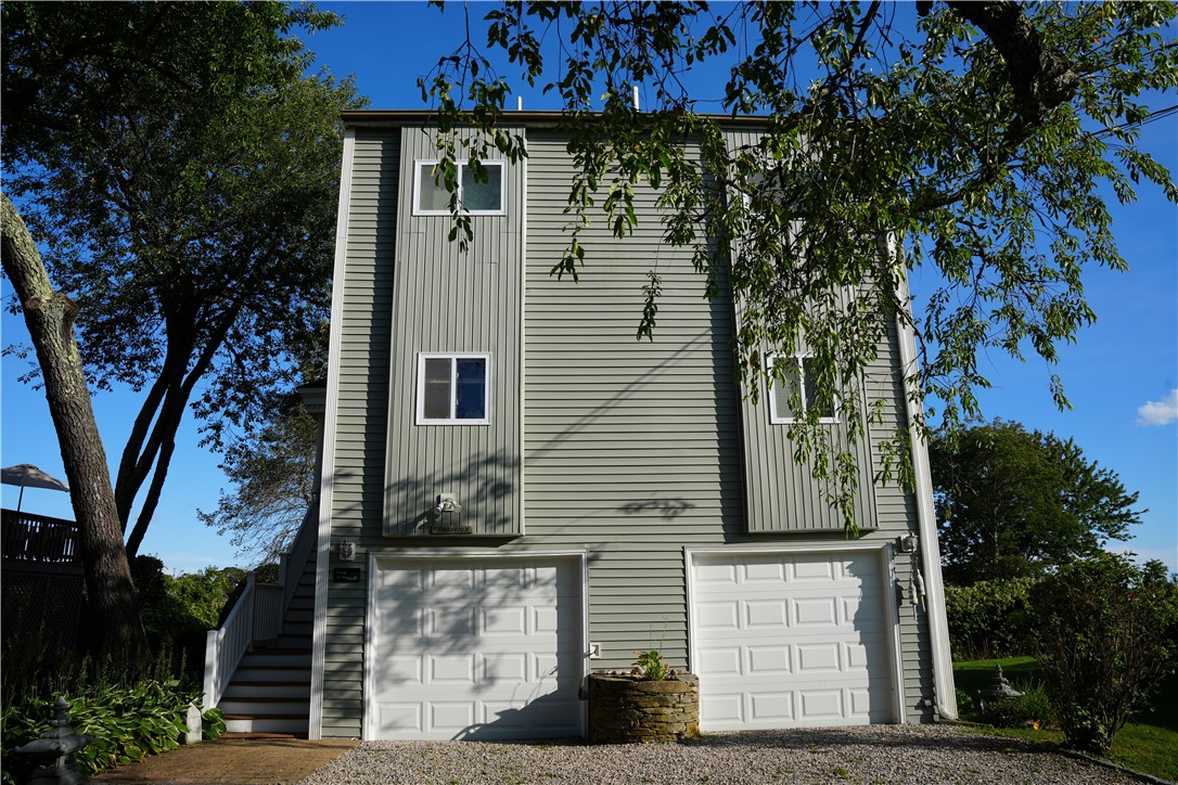 39 Lake Road Narragansett, RI 02882 - Photo 3 of 37