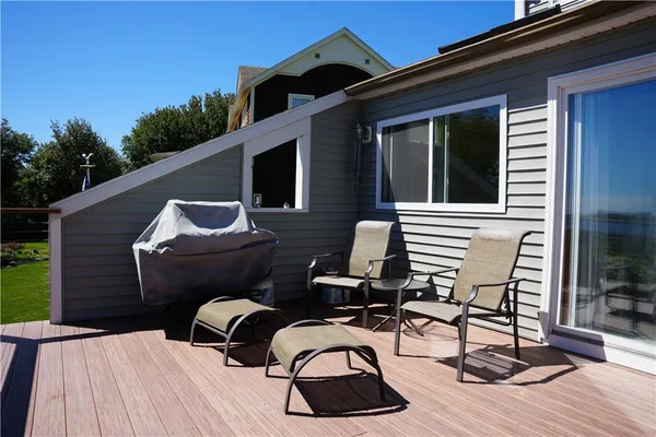 $3,000 | 39 Lake Road, Narragansett, RI 02882