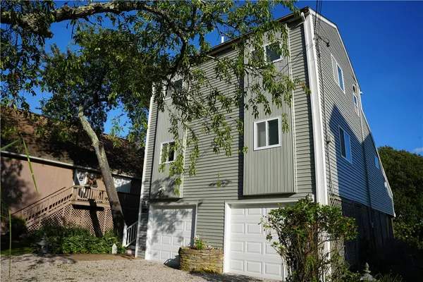 $3,000 | 39 Lake Road, Narragansett, RI 02882