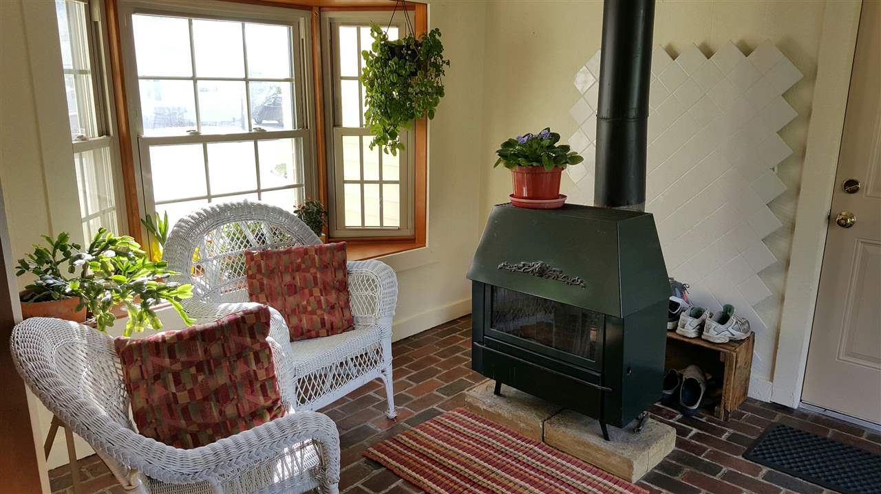 15 Wellesley Road Nashua, NH 03062 - Photo 12 of 38 Gallery Image 12