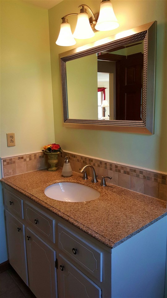 15 Wellesley Road Nashua, NH 03062 - Photo 16 of 38 Gallery Image 16
