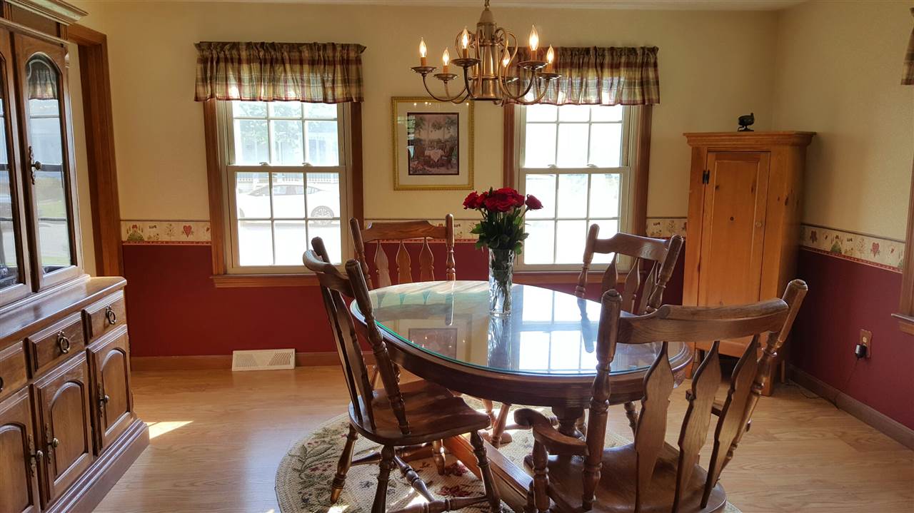 15 Wellesley Road Nashua, NH 03062 - Photo 9 of 38 Gallery Image 9