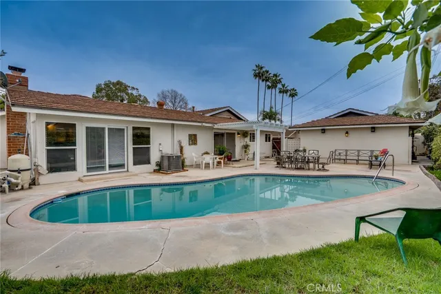 $1,223,000 | 512 South Swidler Place, Orange, CA 92869