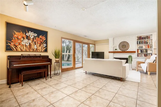 $1,223,000 | 512 South Swidler Place, Orange, CA 92869