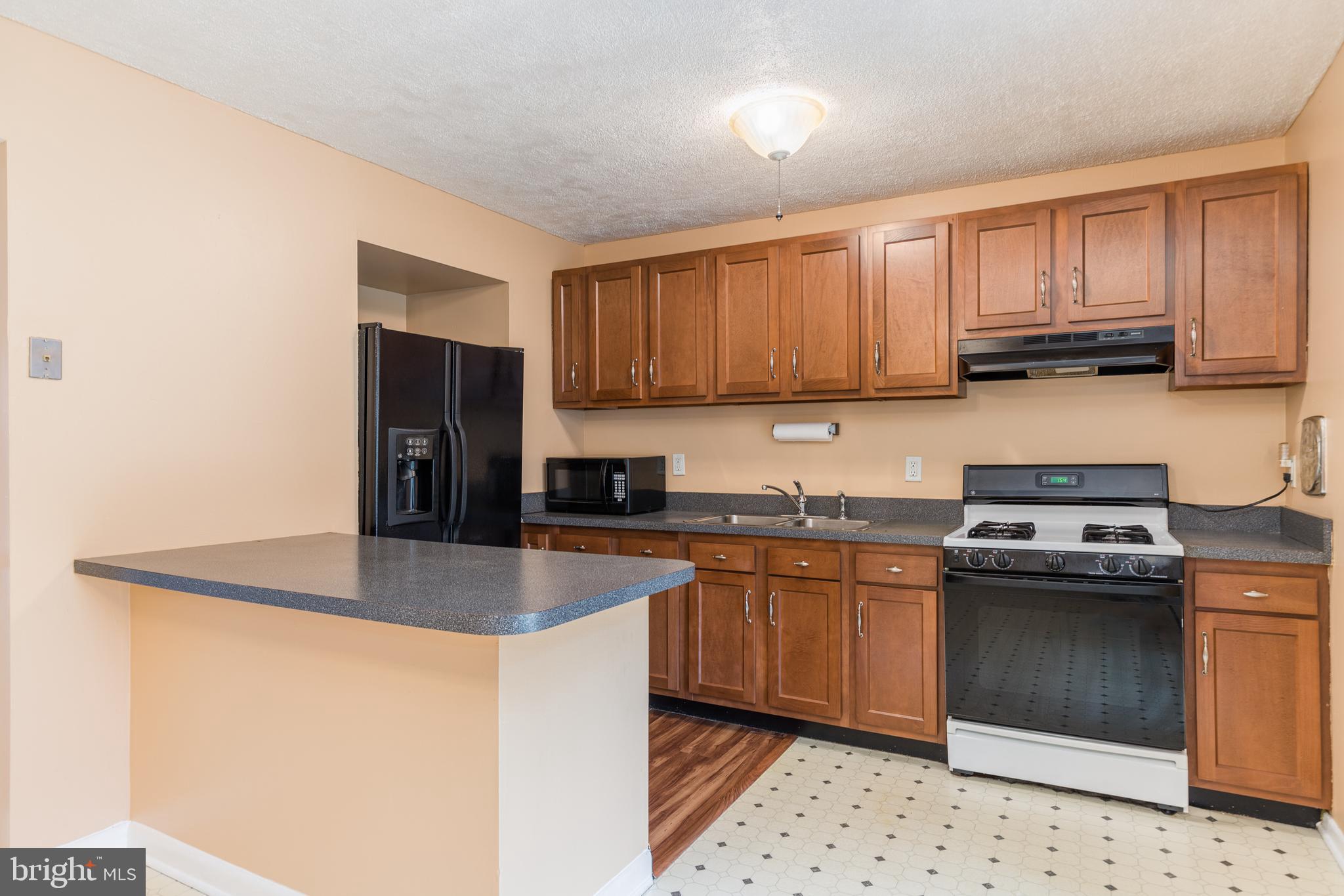 4836 Melbourne Road Baltimore, MD 21229 - Photo 14 of 41