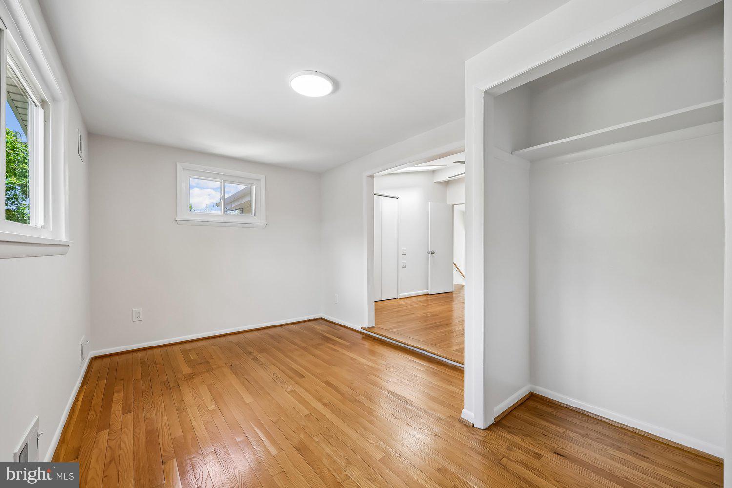 300 Gilsan Court Silver Spring, MD 20902 - Photo 75 of 117 Sitting Area