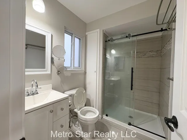 $2,950 | 1553 Lakewood Drive, Troy, MI 48083