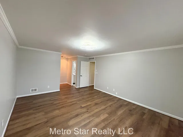 $2,950 | 1553 Lakewood Drive, Troy, MI 48083