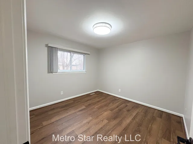 $2,950 | 1553 Lakewood Drive, Troy, MI 48083