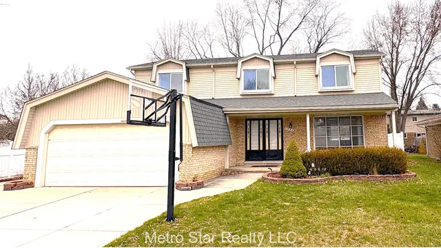 $2,950 | 1553 Lakewood Drive, Troy, MI 48083