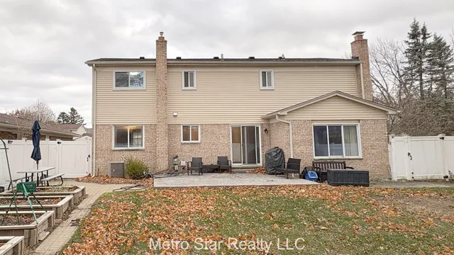 $2,950 | 1553 Lakewood Drive, Troy, MI 48083