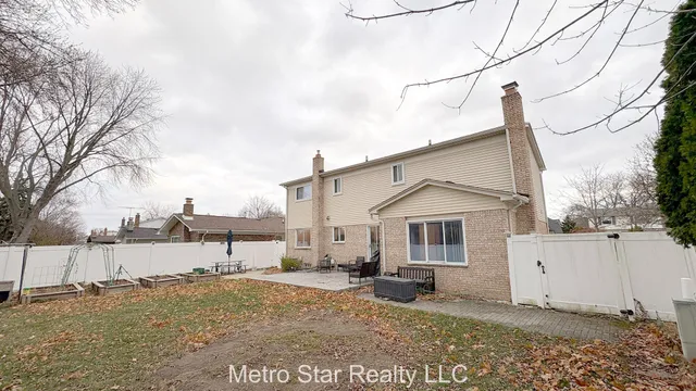 $2,950 | 1553 Lakewood Drive, Troy, MI 48083