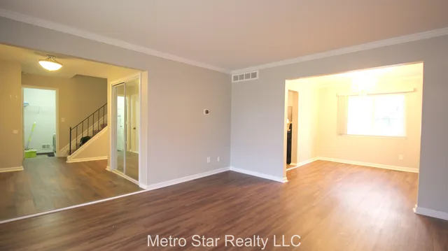 $2,950 | 1553 Lakewood Drive, Troy, MI 48083