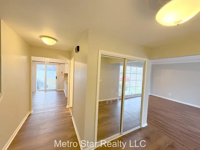 $2,950 | 1553 Lakewood Drive, Troy, MI 48083