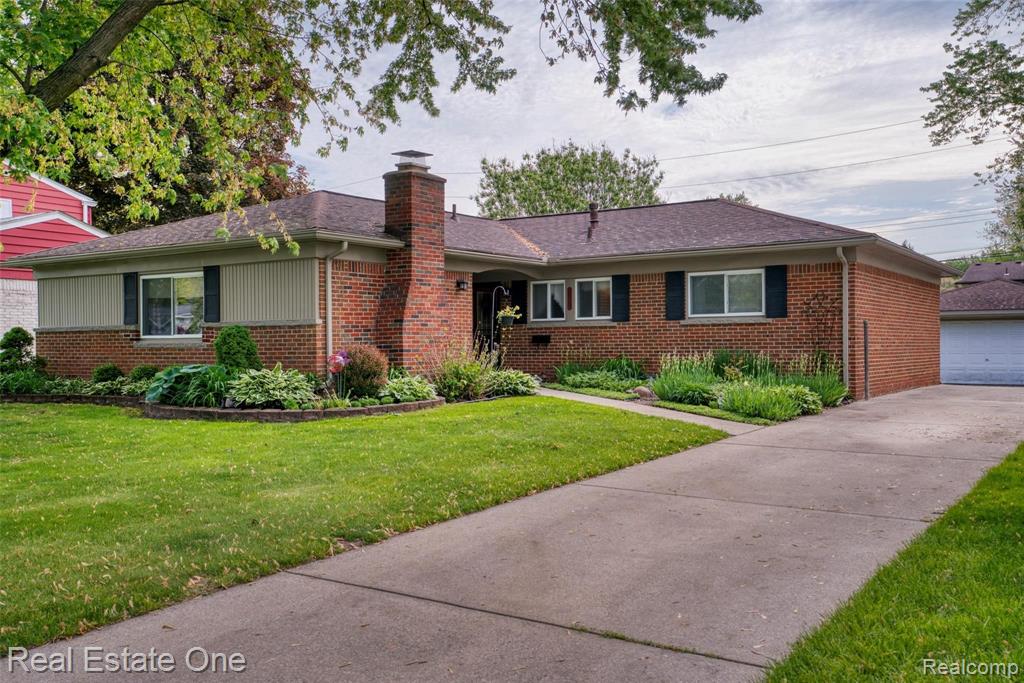 23374 Tuck Road Farmington Hills, MI 48336 - Photo 1 of 26