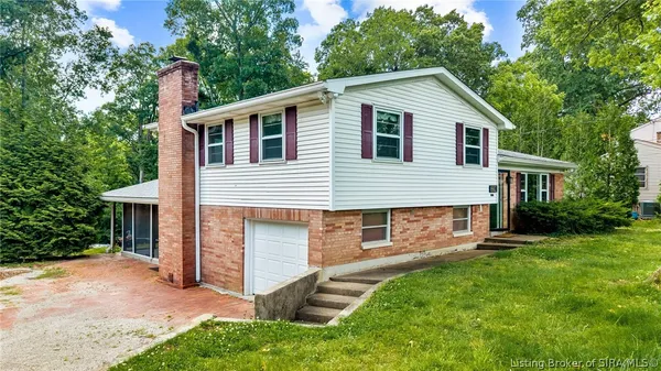 $350,000 | 1228 Westwood Lane, New Albany, IN 47150