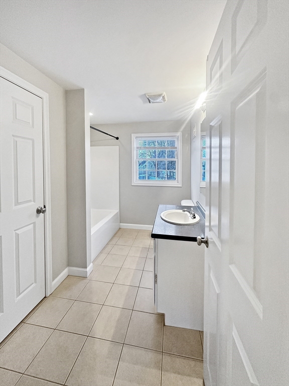 18 Ferry Street, Unit B Lawrence, MA 01841 - Photo 15 of 33