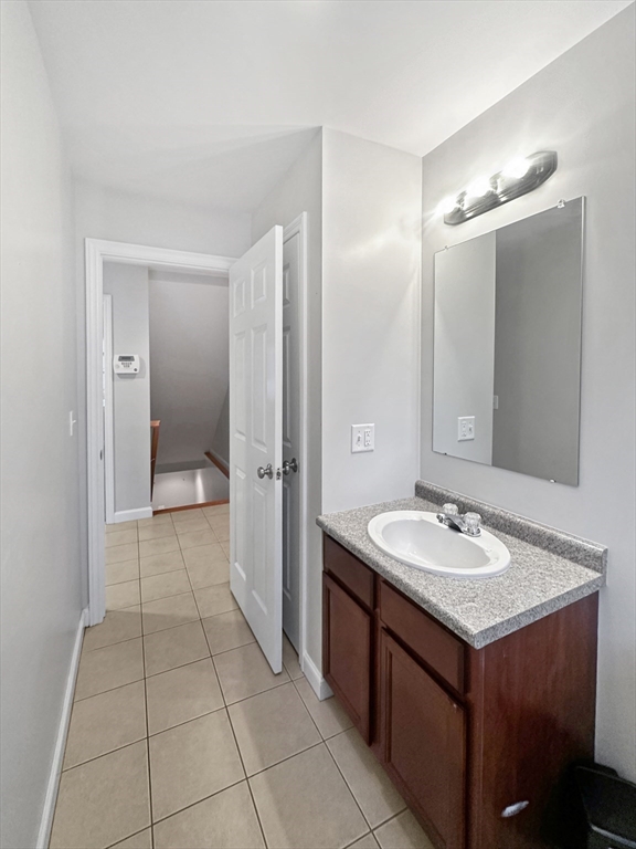 18 Ferry Street, Unit B Lawrence, MA 01841 - Photo 7 of 33
