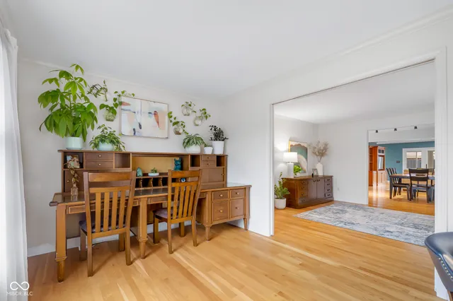 $725,000 | 4123 North Riverside Drive, Columbus, IN 47203