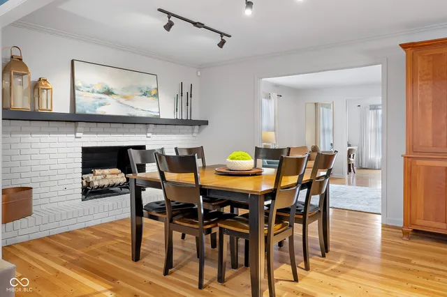 $725,000 | 4123 North Riverside Drive, Columbus, IN 47203