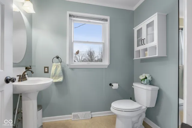 $725,000 | 4123 North Riverside Drive, Columbus, IN 47203