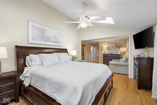 $725,000 | 4123 North Riverside Drive, Columbus, IN 47203