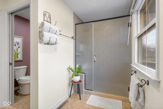 $725,000 | 4123 North Riverside Drive, Columbus, IN 47203