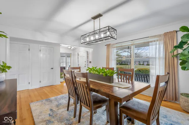 $725,000 | 4123 North Riverside Drive, Columbus, IN 47203