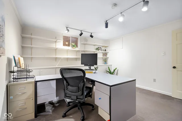 $725,000 | 4123 North Riverside Drive, Columbus, IN 47203