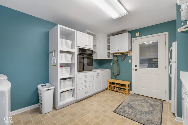 $725,000 | 4123 North Riverside Drive, Columbus, IN 47203