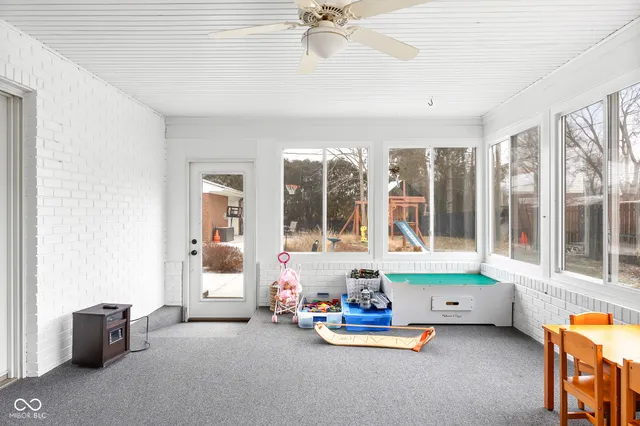 $725,000 | 4123 North Riverside Drive, Columbus, IN 47203