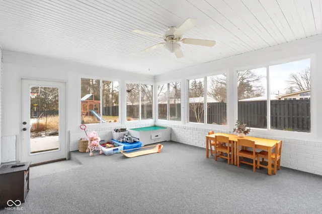 $725,000 | 4123 North Riverside Drive, Columbus, IN 47203