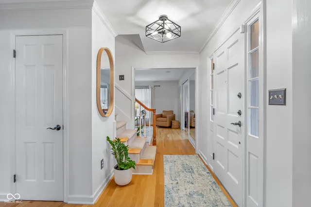 $725,000 | 4123 North Riverside Drive, Columbus, IN 47203