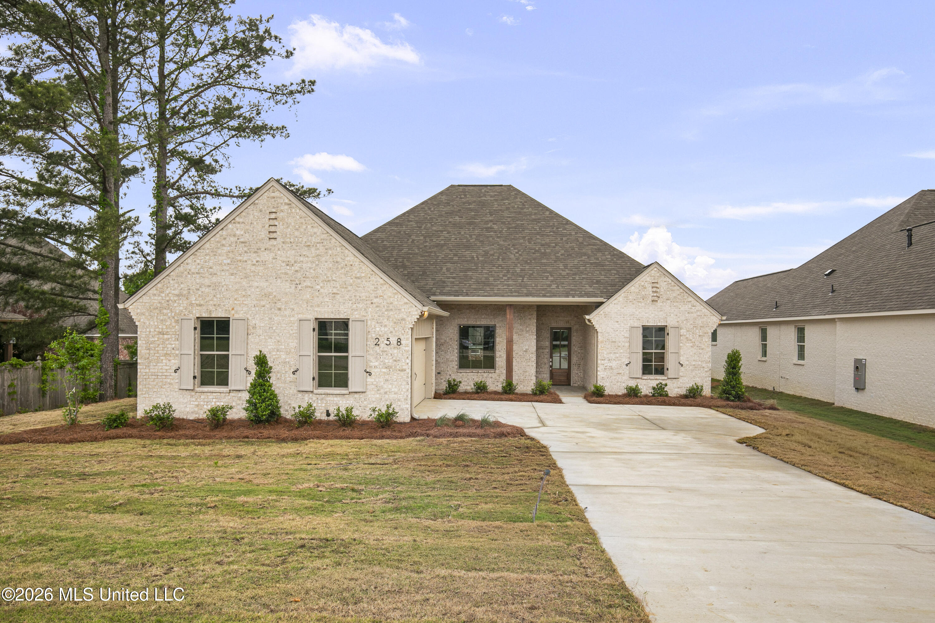258 Caroline Blvd-2