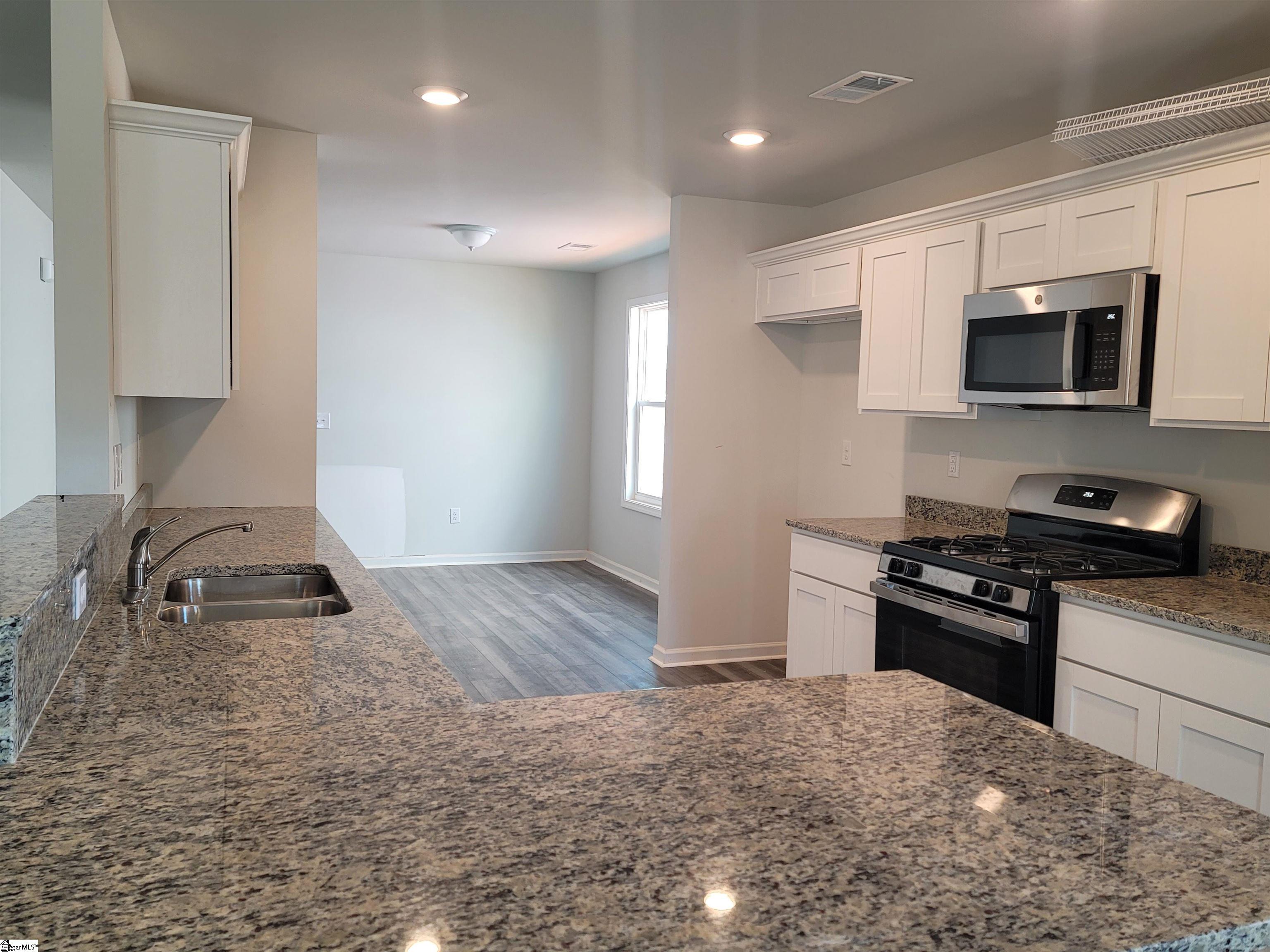 7030 Wingate Drive Inman, SC 29349 - Photo 4 of 27 Gallery Image 4