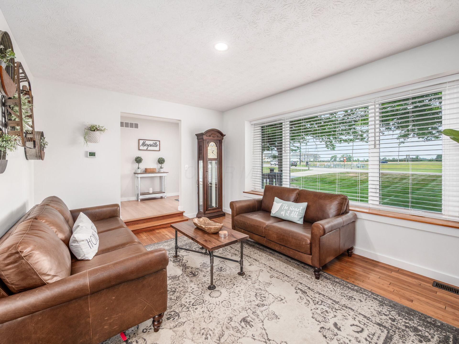 16707 County Home Road Marysville, OH 43040 - Photo 9 of 52 Formal Living room