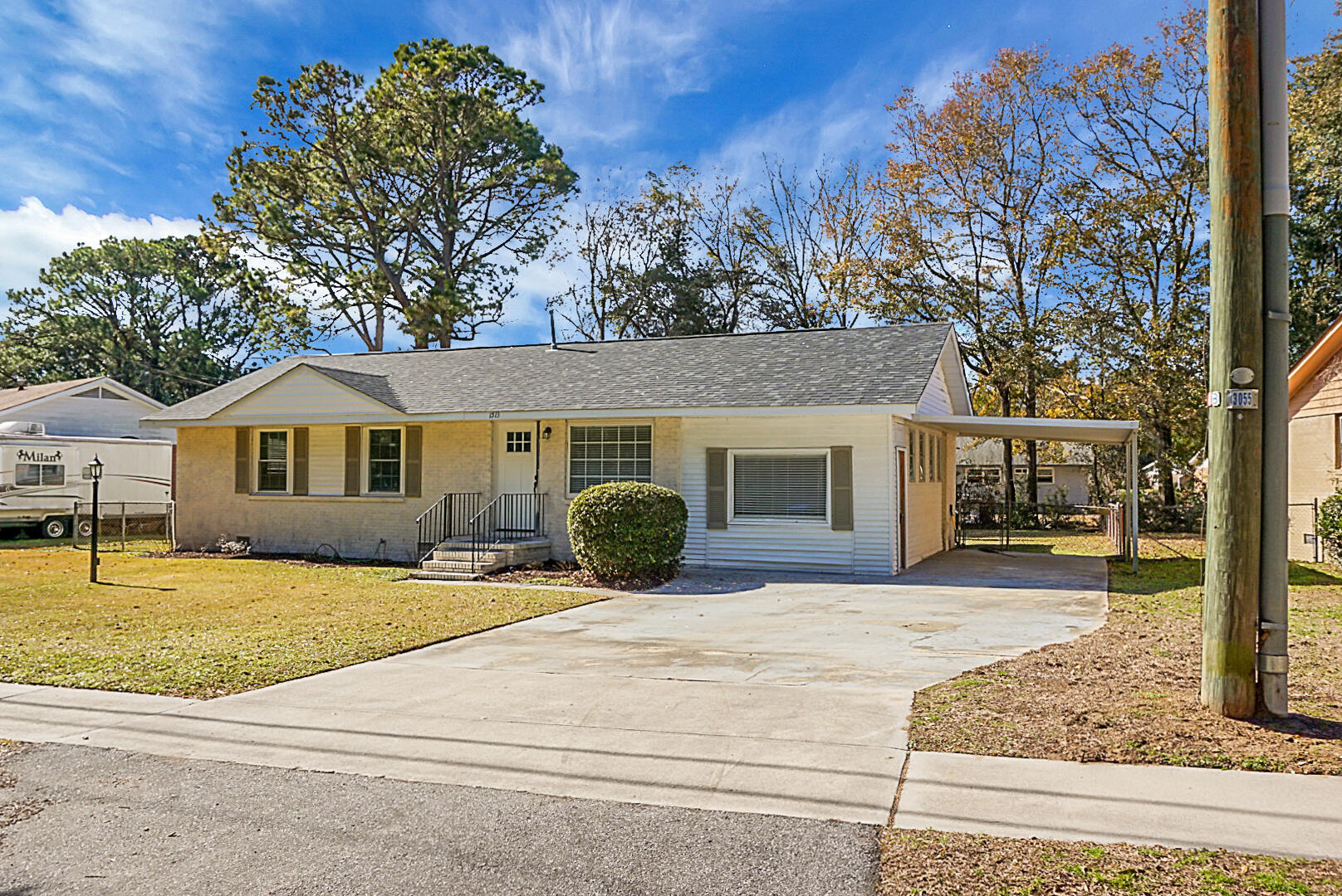 1513 Secessionville Road Charleston, SC 29412 - Photo 2 of 32 DSC00285