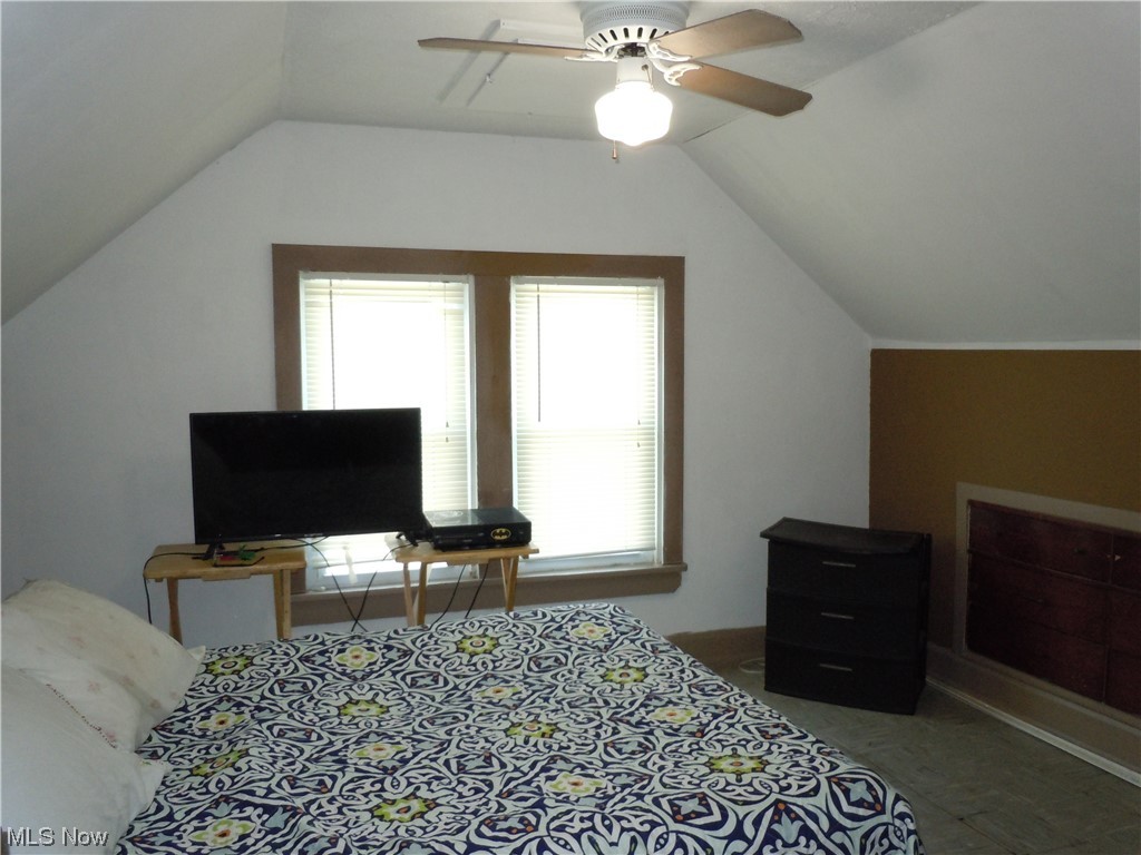 904 London Road Cleveland, OH 44110 - Photo 14 of 20 third fl bedroom