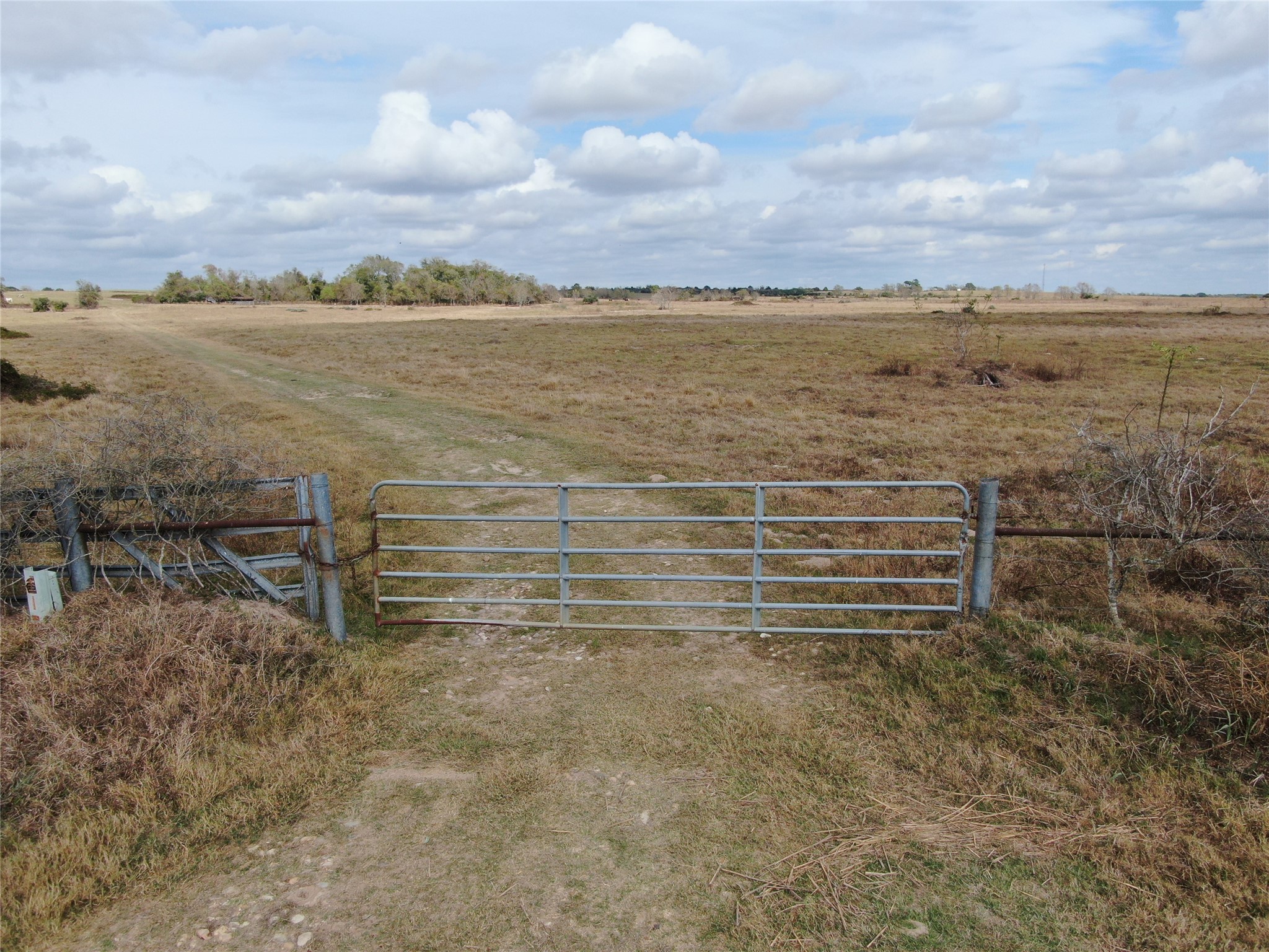 2701 Langberg Road Bellville, TX 77418 - Photo 4 of 24 a view of an ocean and beach