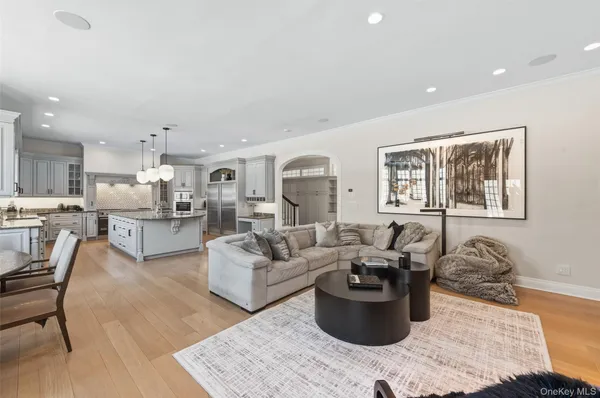 $6,790,000 | 4 Cowdray Park Drive, Armonk, NY 10504