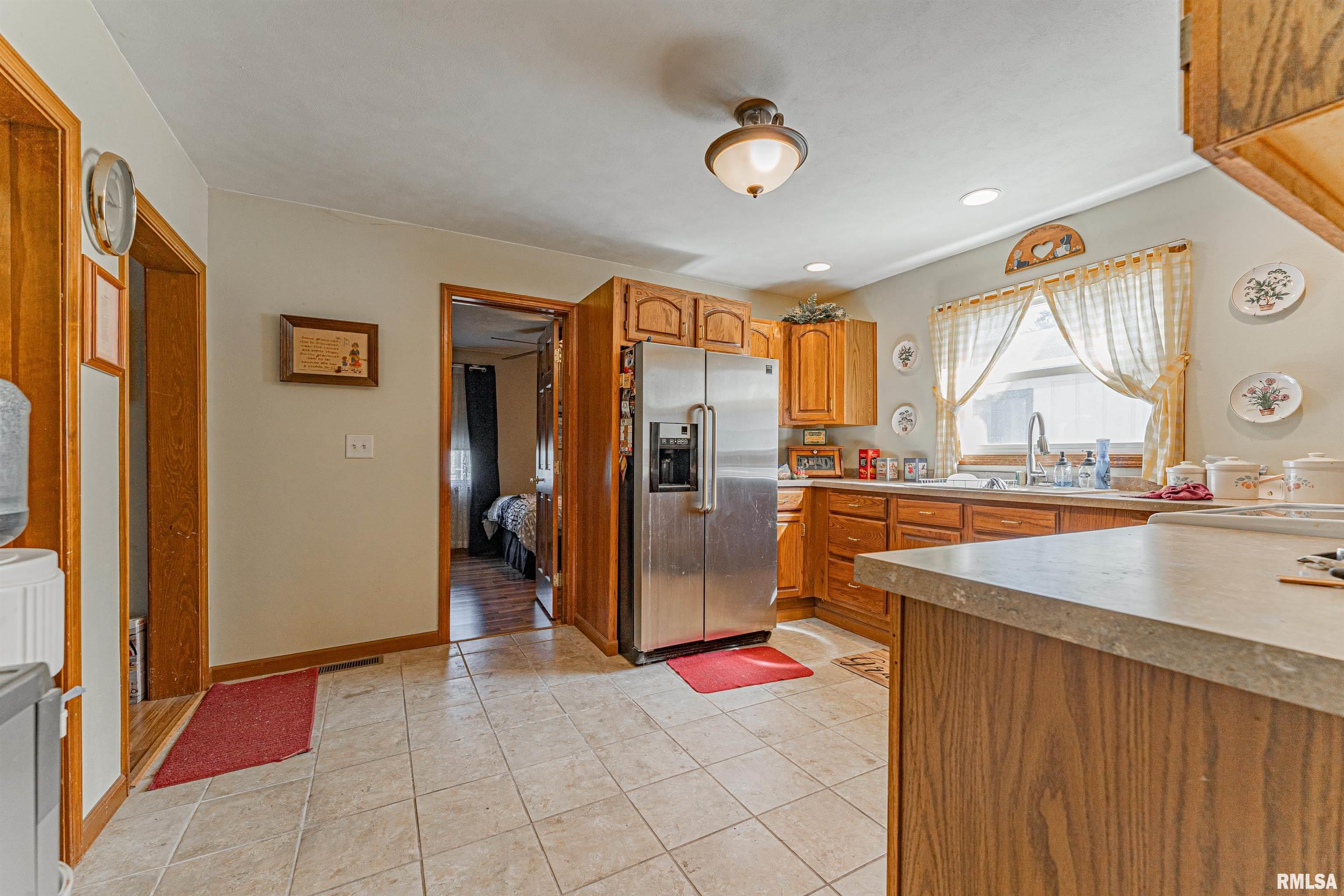 708 Decatur Street Lincoln, IL 62656 - Photo 8 of 19 Gallery Image 8