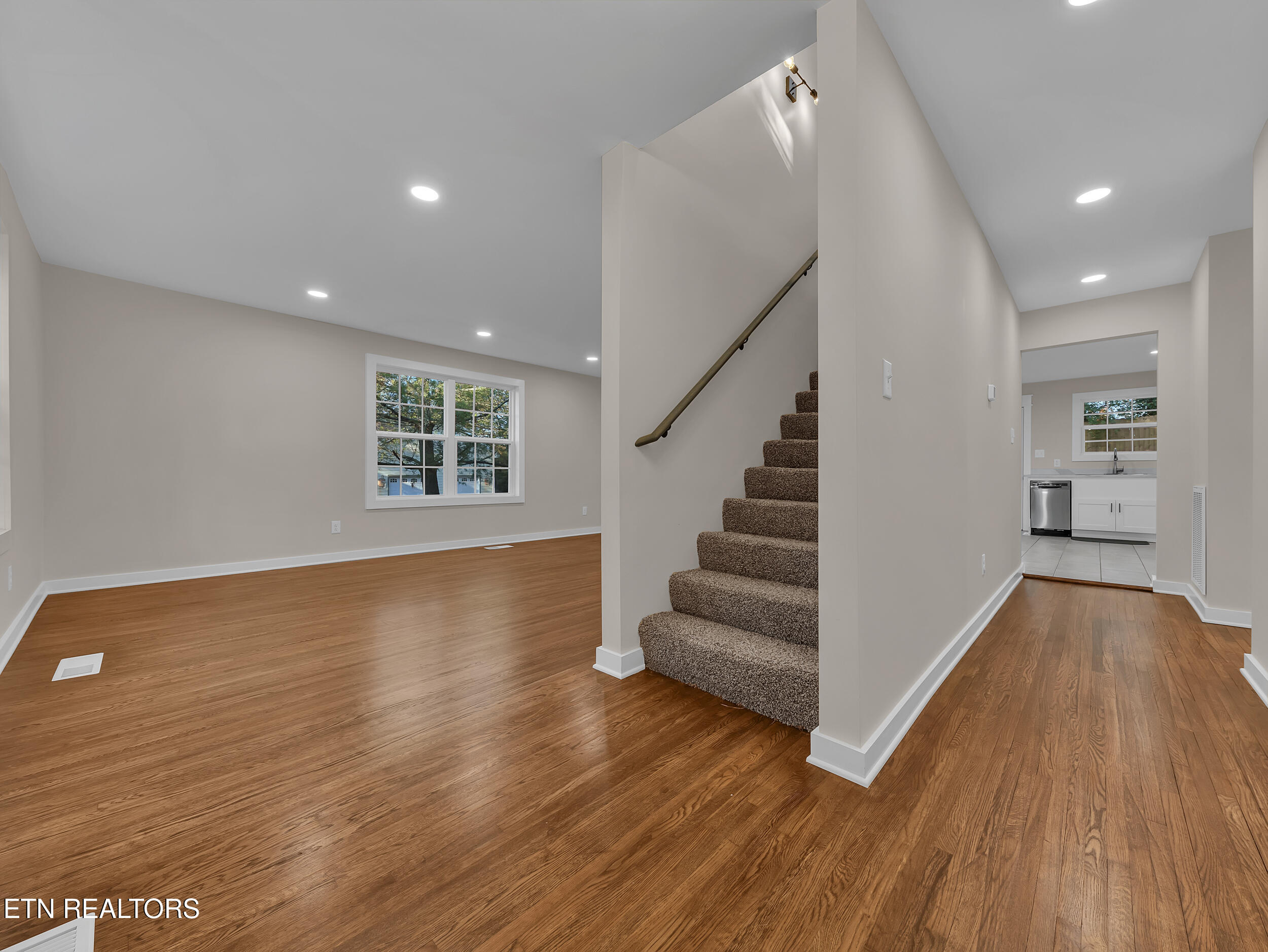2505 Buffat Mill Road Knoxville, TN 37917 - Photo 5 of 43 6_13