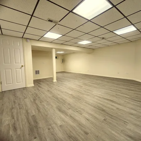 $359,900 | 525 Glenshire Road, Glenview, IL 60025